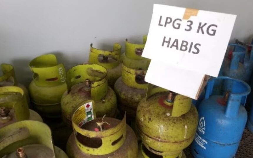 Warga Luwu Keluhkan Gas Elpiji 3 Kg Sulit Didapat Jelang Idul Adha