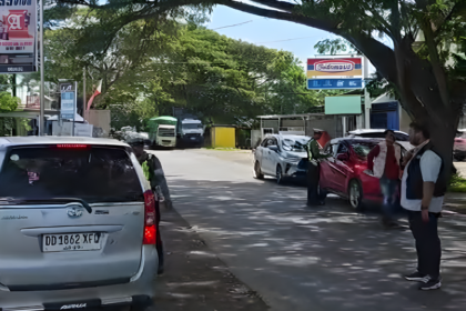Panik Saat Razia Pajak Avanza Putih Kabur dan Nyaris Tabrak Polisi
