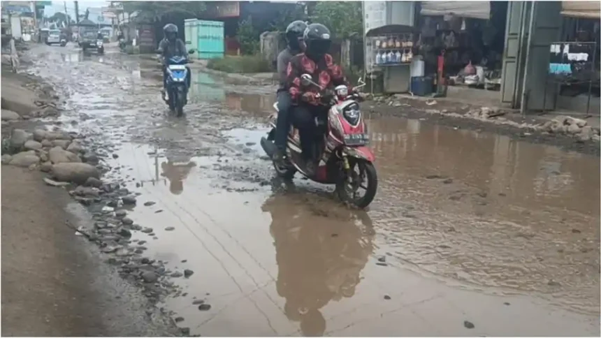 Mobilitas Jadi Lebih Lancar, Akses Jalan Penghubung Luwu hingga Toraja Siap Diperbaiki