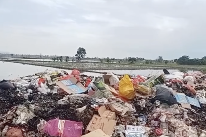 Sampah Menggunung di Pasar Padang Sappa