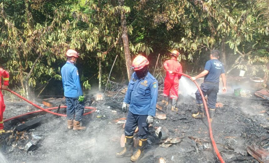 Tabung Gas Diduga Bocor! Rumah di Larompong Selatan Ludes Terbakar, Tiga Warga Terluka
