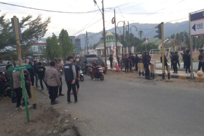 Bua Kembali Memanas! Tawuran Pecah Lagi, Motor Dibakar dan Satu Pemuda Terkena Busur