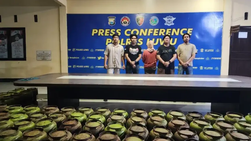 Bawa 250 Tabung LPG 3 Kg Tengah Malam, Wanita Asal Luwu Timur Diamankan di Walenrang