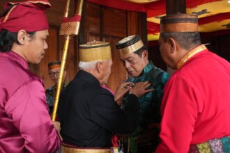 Kedatuan Luwu Terima Masmindo sebagai Bagian Keluarga melalui Prosesi Mangngolo Ri Arajang