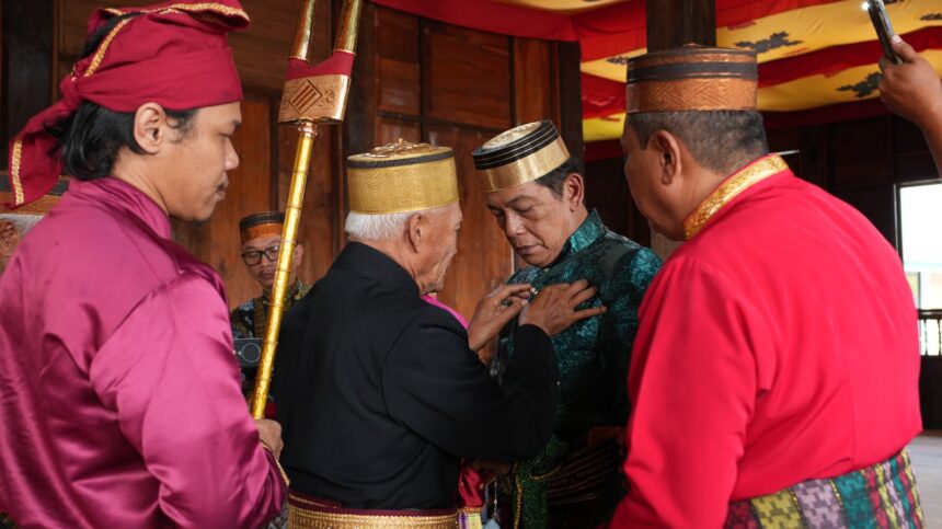 Kedatuan Luwu Terima Masmindo sebagai Bagian Keluarga melalui Prosesi Mangngolo Ri Arajang